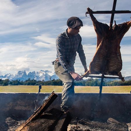 Rio Serrano Hotel And Spa Torres del Paine National Park ภายนอก รูปภาพ