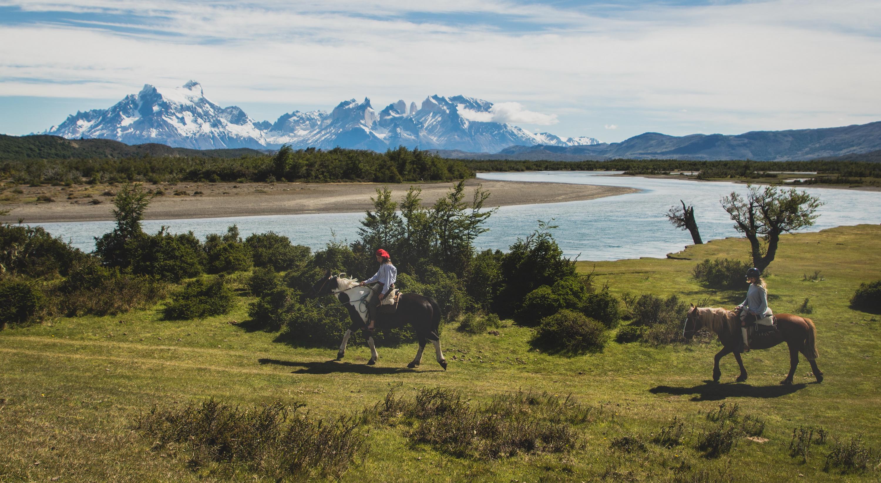 Rio Serrano Hotel And Spa Torres del Paine National Park ภายนอก รูปภาพ