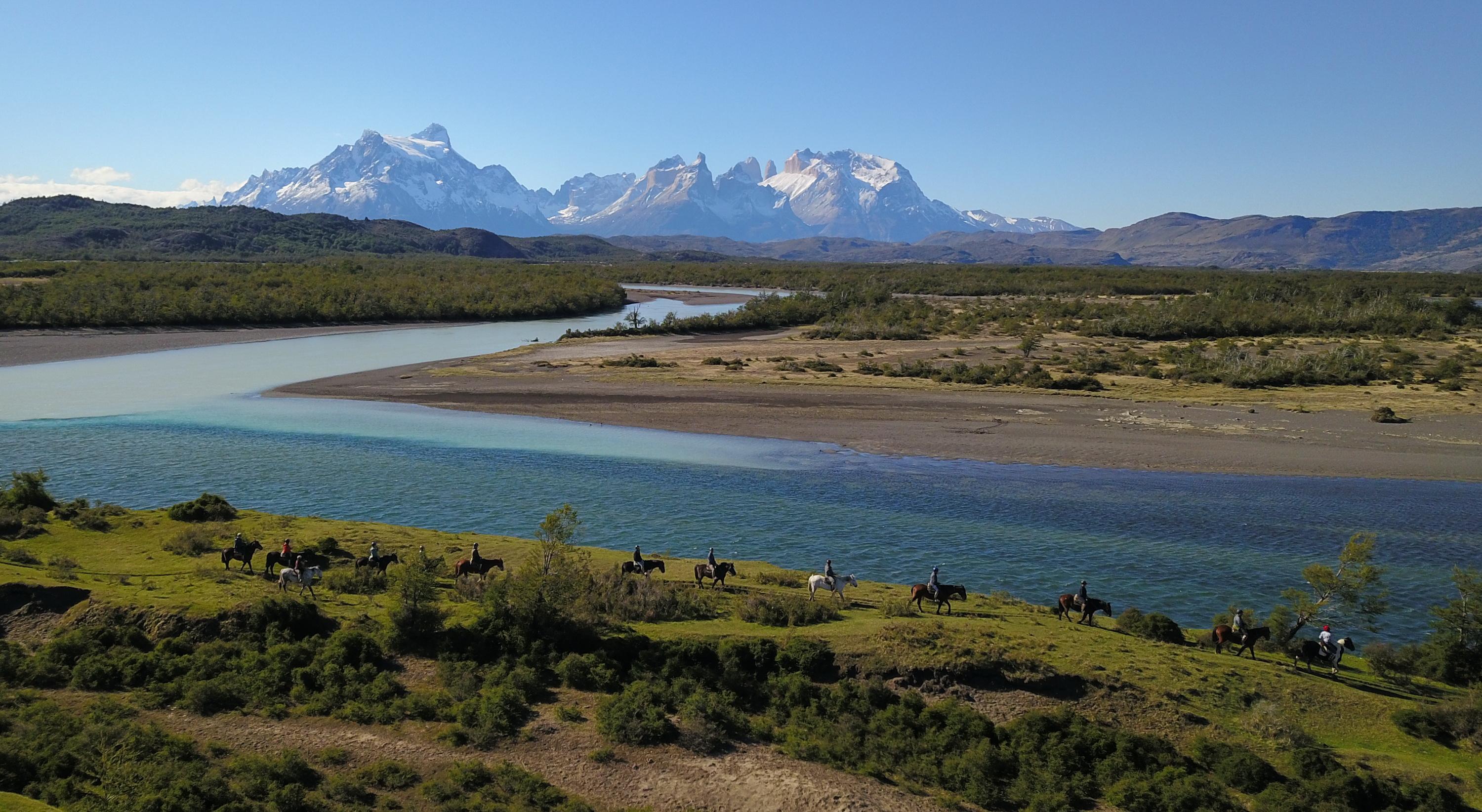 Rio Serrano Hotel And Spa Torres del Paine National Park ภายนอก รูปภาพ